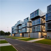 Edifici d'apartaments contenidors